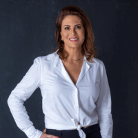 Profa. Dra. Manoela Domingues Martins